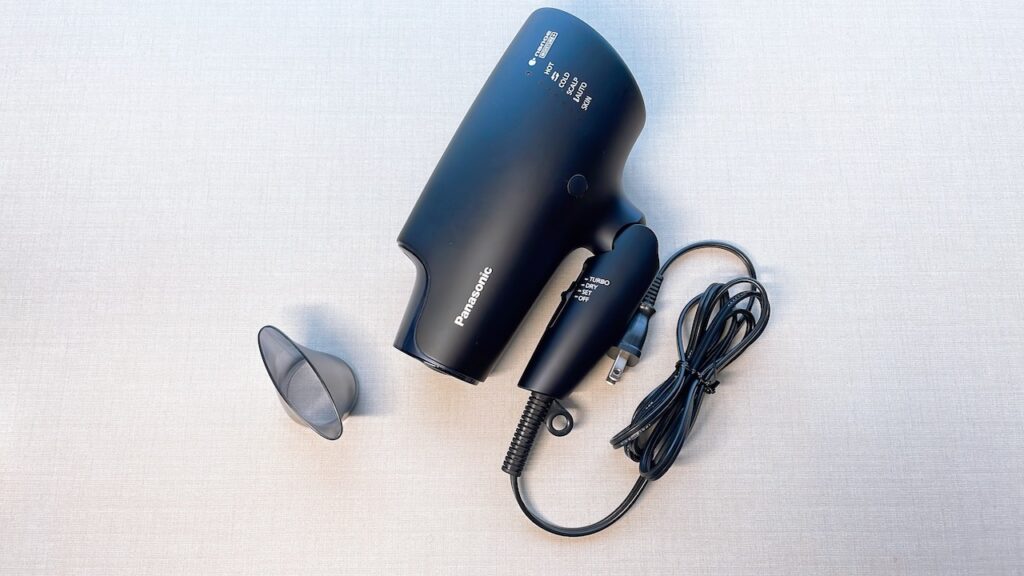 パナソニックのナノケアドライヤーの新旧最上位モデル「EH-NA0J」と